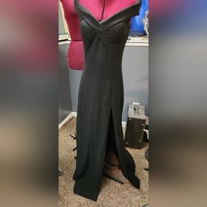 Off the shoulders gown with train